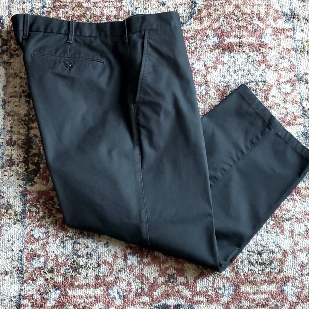 Black Gap men's khaki pants flat front